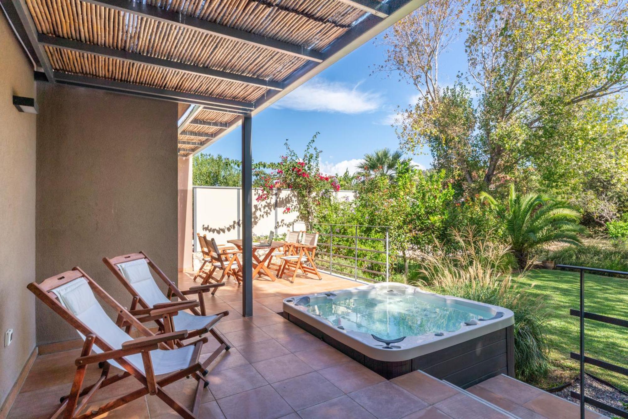 Klaritz Luxury Suites Lassi  Exterior foto
